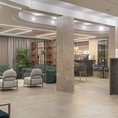 Club Meeting Hotel Римини Екстериор снимка