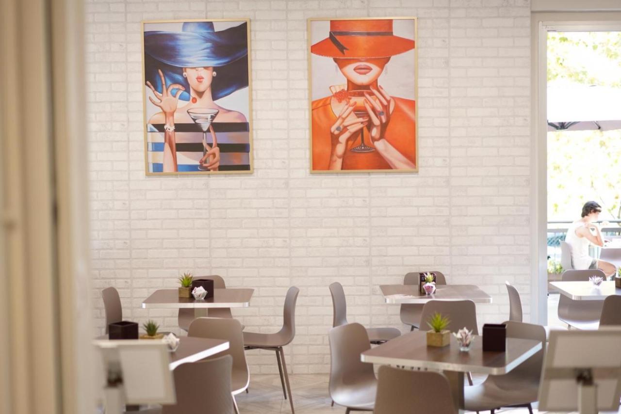 Club Meeting Hotel Римини Екстериор снимка