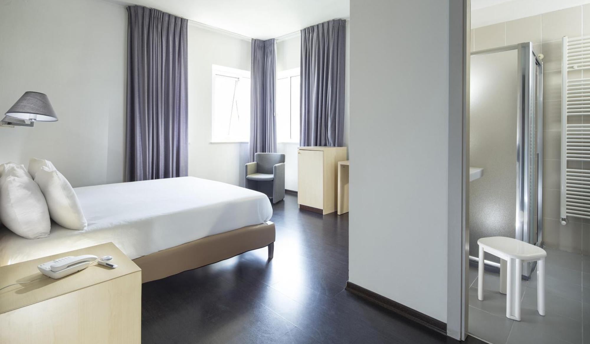 Club Meeting Hotel Римини Екстериор снимка