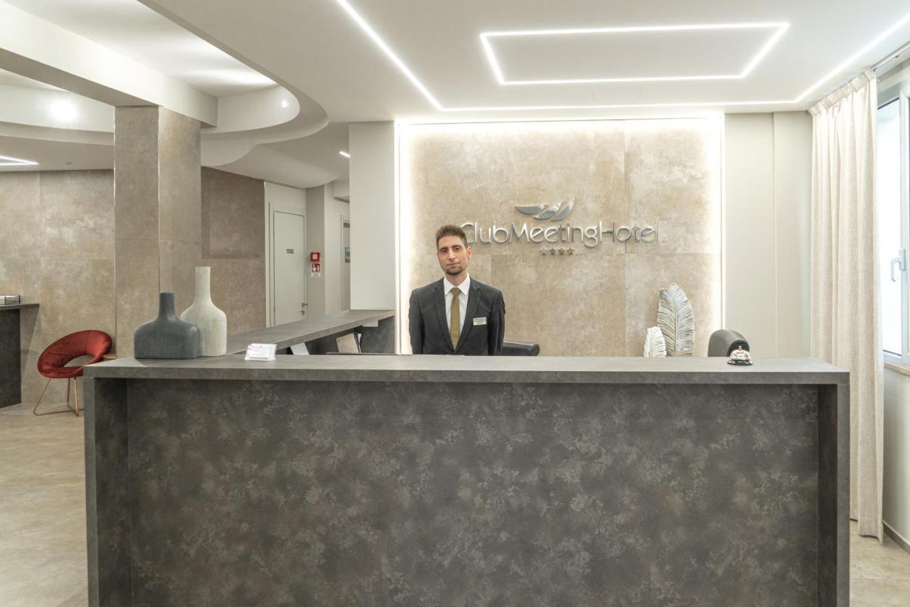 Club Meeting Hotel Римини Екстериор снимка